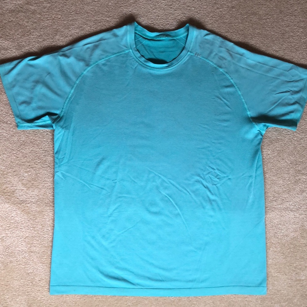 Lululemon athletica Men’s XXL Blue Short Sleeve Shirt